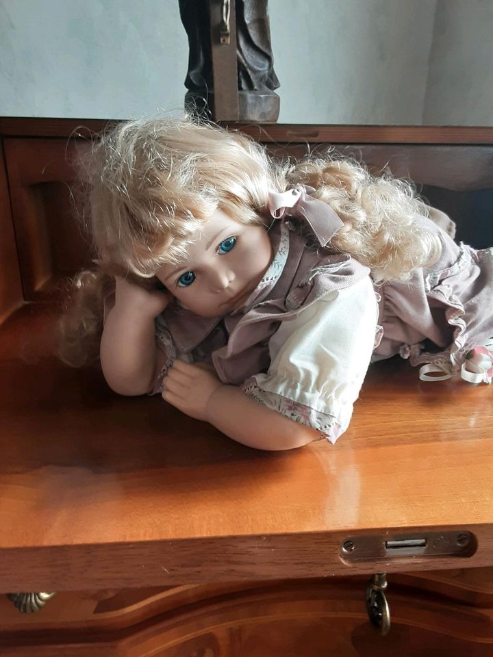 10 verschiedene Sammler Puppen in Lorsch