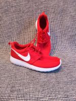 Sneaker Nike Roshe Run 38 rot weiß Niedersachsen - Hemmoor Vorschau