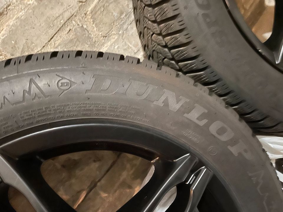 Winterkompletträder Dunlop 205/55R16 auf Alufelge Alutec in Berlin