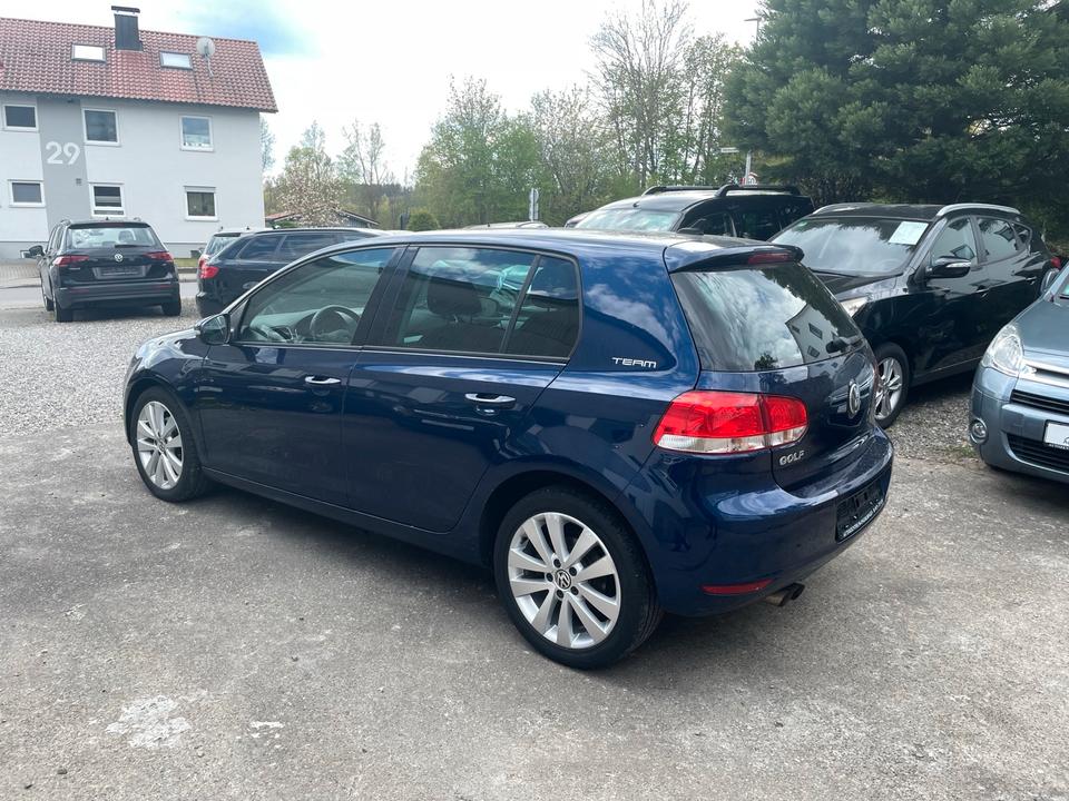 Vw GolfVI Team  Automatik 2 Hand Parksensor Tempomat Sitzheizung in Ingoldingen