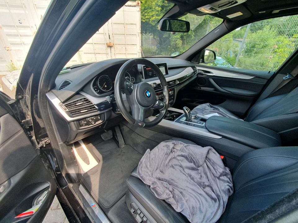 BMW X5 M40D X-DRIVE 7 Sitzer in Viernheim