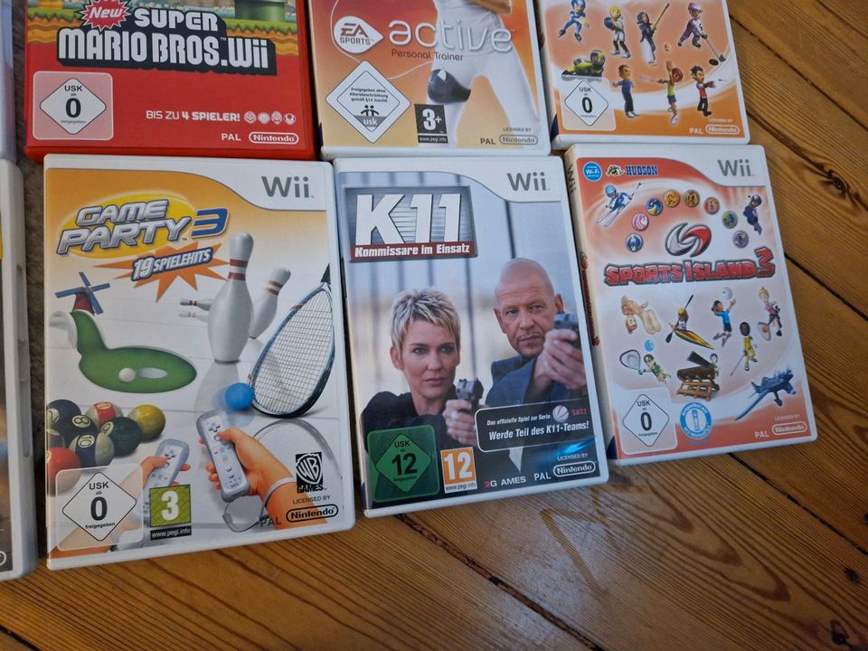 Wii Nintendo Bundle mit 20 Spielen und viel Zubehör in Berlin