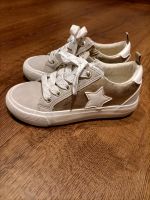 WIE NEU - Okaidi Sneaker Schuhe Gr 27  Gold beige weiss Stuttgart - Stuttgart-Mitte Vorschau