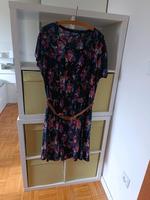 Kleid geblümt mit 2 Taschen und Gürtel Nordrhein-Westfalen - Altenbeken Vorschau