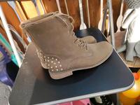 Verkaufe sehr chice Damen Stiefeletten von Queen Tina Bayern - Mühldorf a.Inn Vorschau