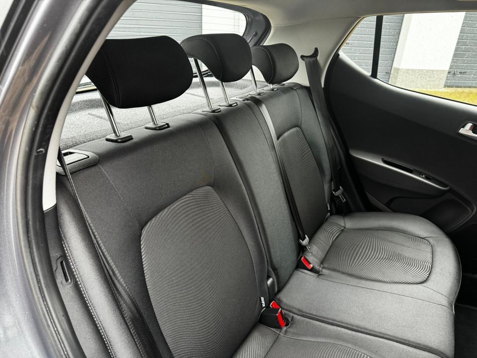Hyundai i10 Kleinwagen 1.Hand hohe Ausstattung perfekter Zustand in Müden