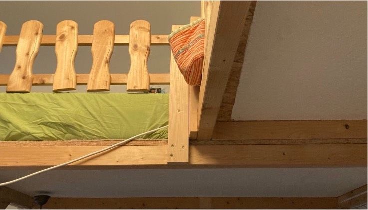 Hochbett 2 Schlafplätze selbstgebaut top in Leipzig