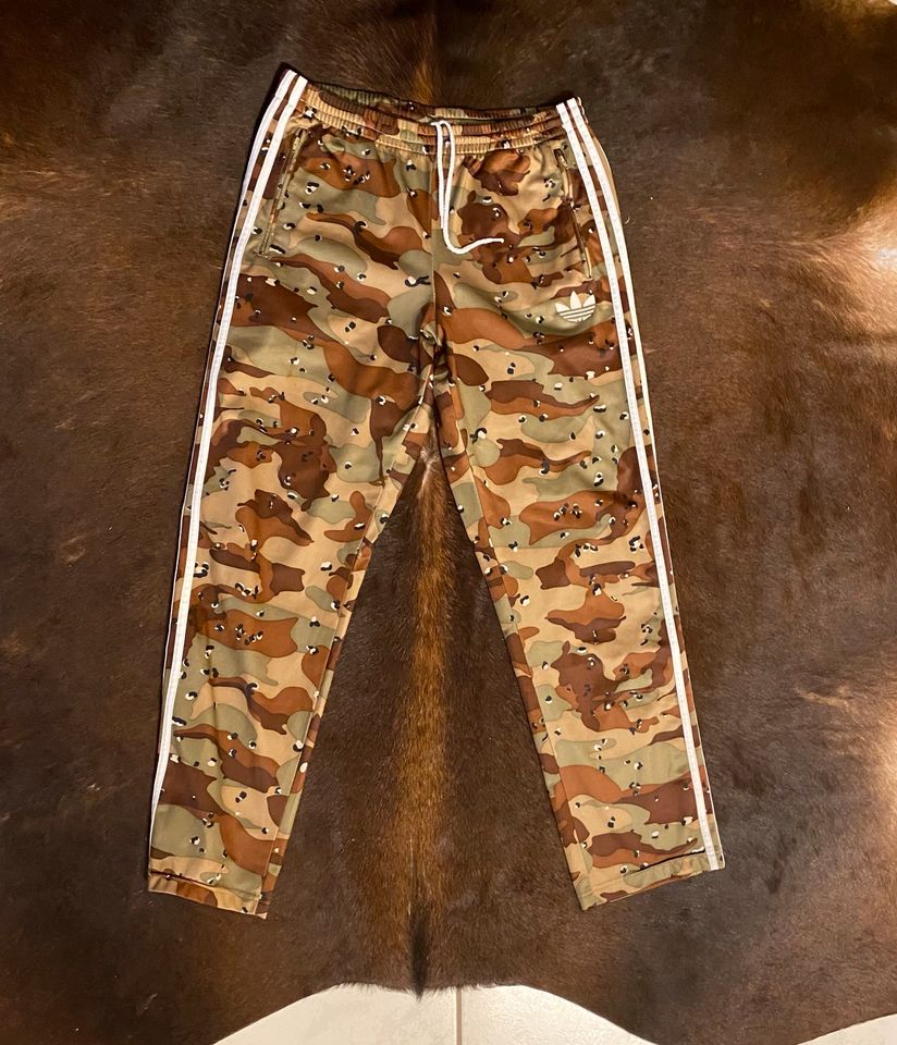 Adidas Firebird Camouflage Trainingshose Trackpant M Camo in Aachen
