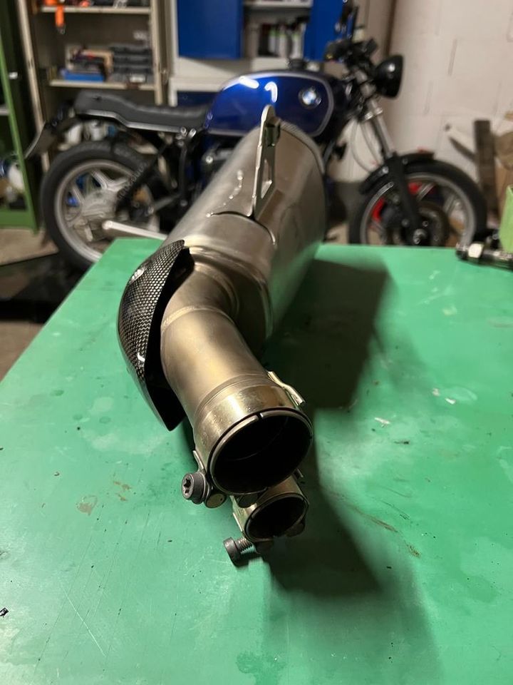 Auspuff für eine BMW S1000R Akrapovic in Alling