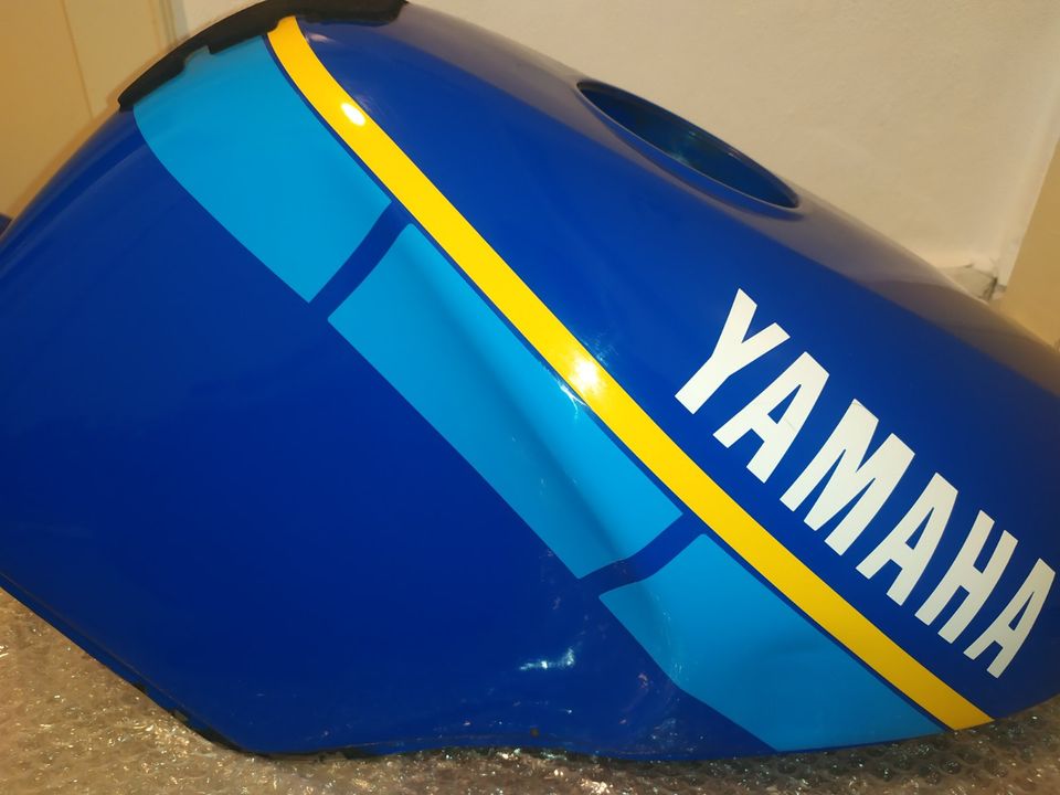 Yamaha TZR 250 Benzintank Tank Blau in Sundern (Sauerland)