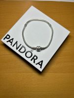 PANDORA Schlangen-Gliederarmband mit Verschluss Silber Moments Niedersachsen - Drebber Vorschau