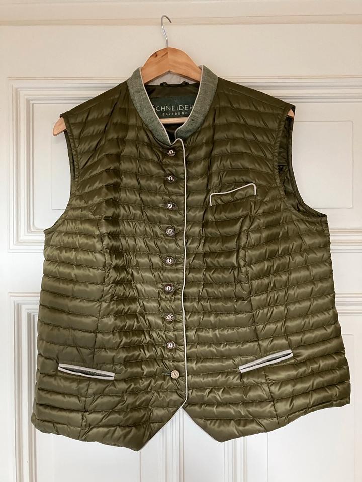 Schneiders Salzburg,Damen Leichtdaunenjacke und Weste , je € 50, in Essen