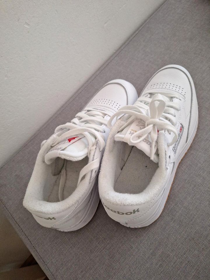 Reebok sneaker wie neu 37 in Siegburg