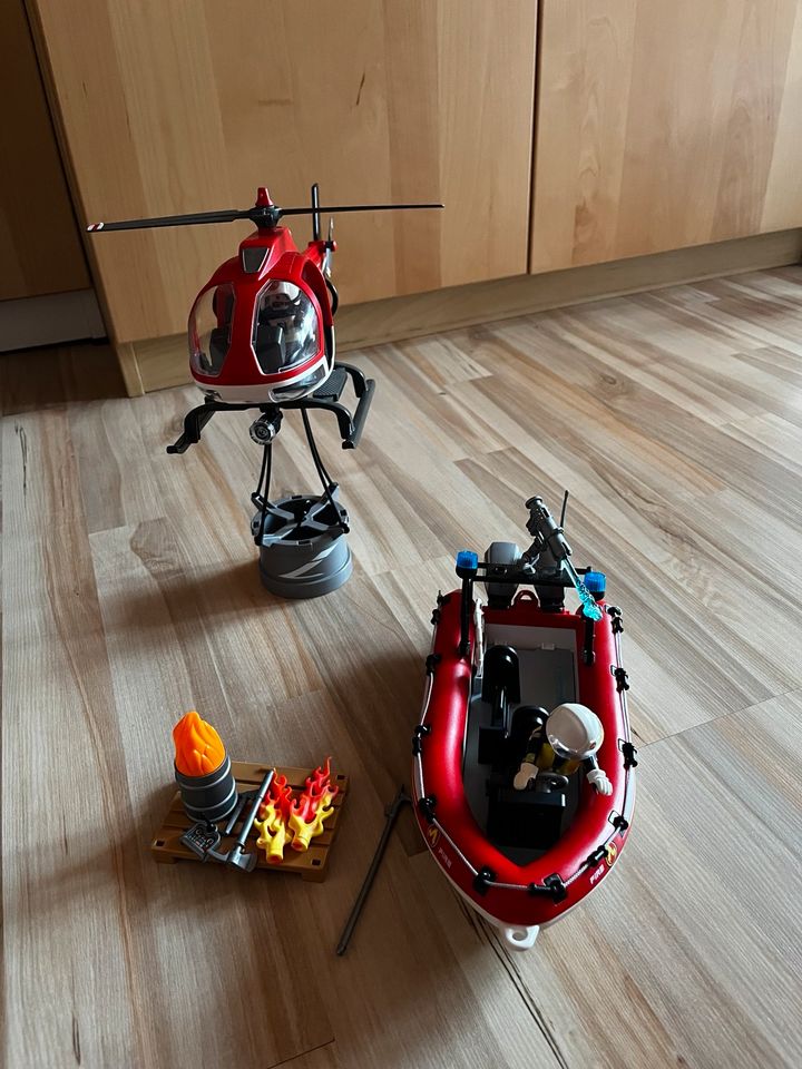 Playmobil Feuerwehrboot & Hubschrauber in Eppstein