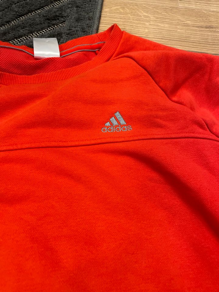 Herren Sweatshirt adidas rot Gr. S in Stuttgart