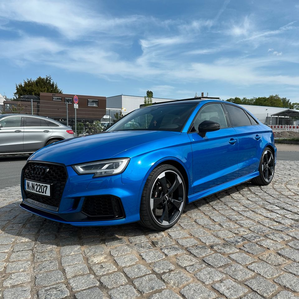 Audi RS3 8V FL | Top Zustand! | Audi Gebrauchtwagen Garantie! in Nürnberg (Mittelfr)