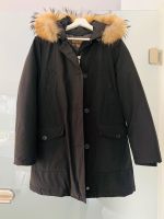 Woolrich Damenmantel Größe L in schwarz Niedersachsen - Isernhagen Vorschau