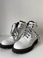 Jimmy Choo Boots weiß Lackleder Lammfell 39 wie neu Aubing-Lochhausen-Langwied - Aubing Vorschau
