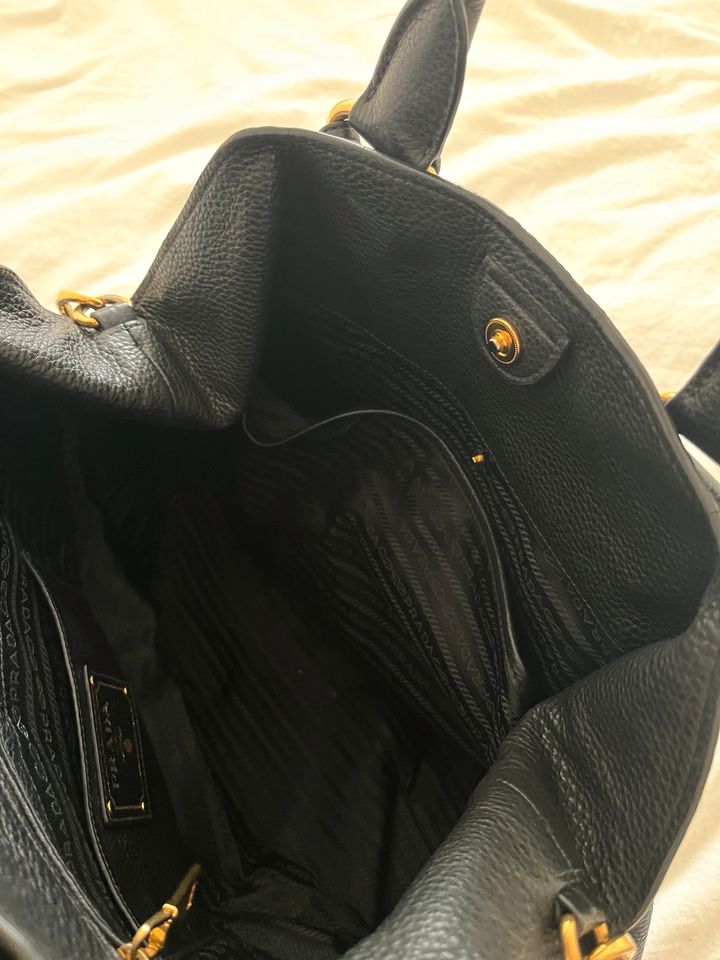 Prada Tasche schwarz in Frankfurt am Main