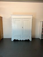 Antiker Schrank shabby vintage Landhausstil Gründerzeit Garderobe Hamburg - Altona Vorschau