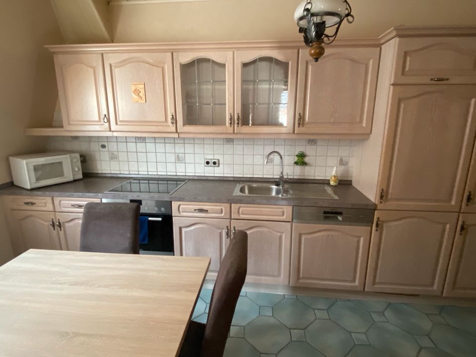 Einbauküche / Küche mit Geräten in Halle
