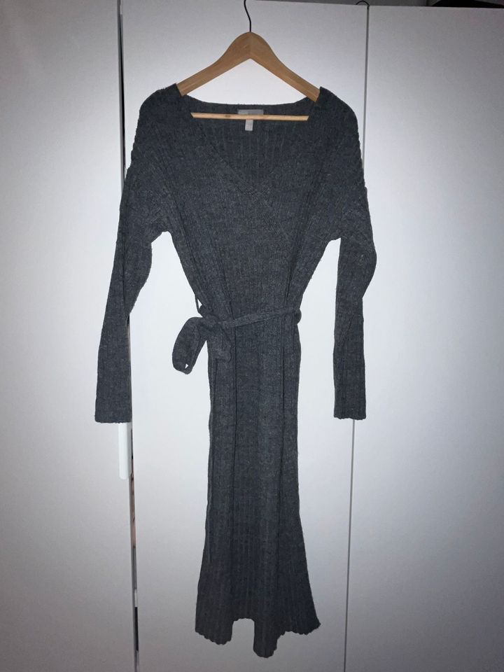 Strickkleid Lang in Kiel