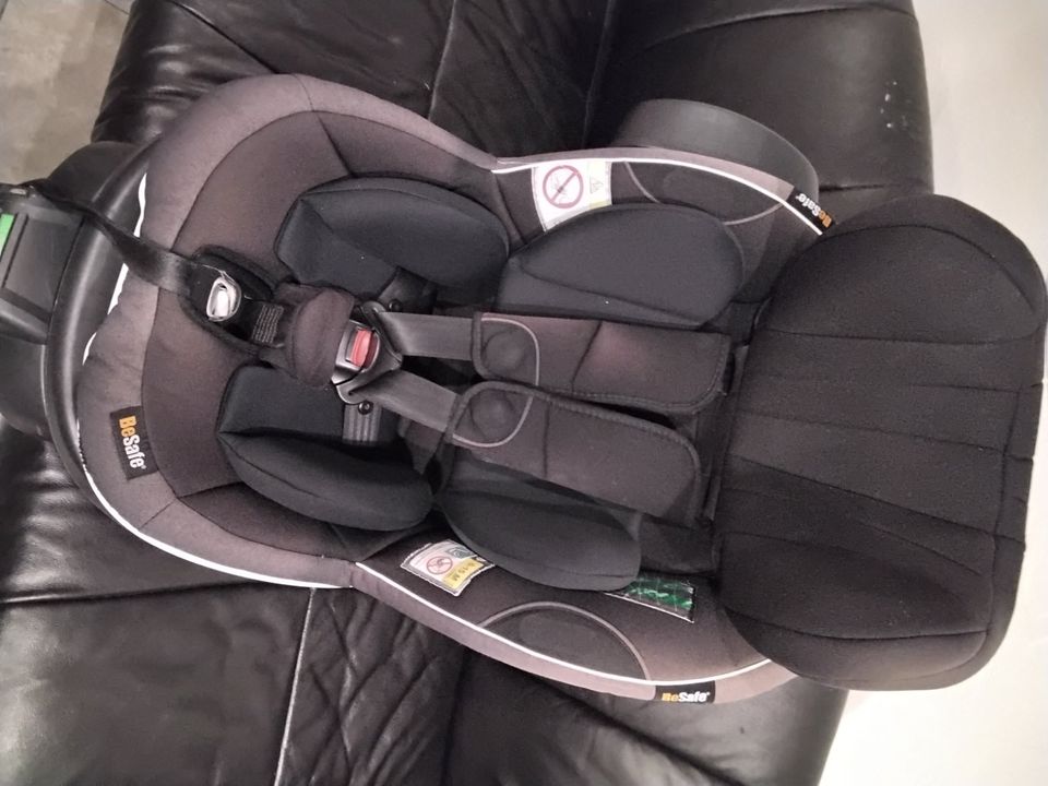 Besafe Reboarder (ab 61cm bis  4 J)Modular i Size mit Isofix Base in Bad Vilbel