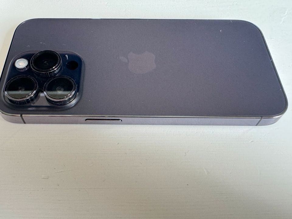 Apple iPhone 14 Pro 128 GB Deep Purple 99 % Akku plus Garantie in Dortmund