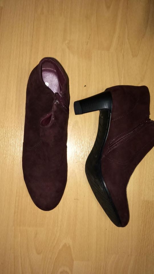 viele verschiedene Schuhe und Stiefel abzugeben Gr.39, 41 bis 43 in Kassel