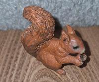 Schleich 14684 Eichhörnchen mit Nuss Neu Hessen - Brachttal Vorschau