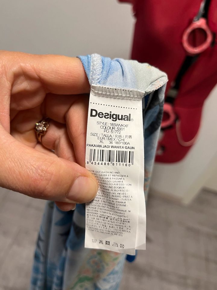 Desigual Kleid XL in Wahrenholz