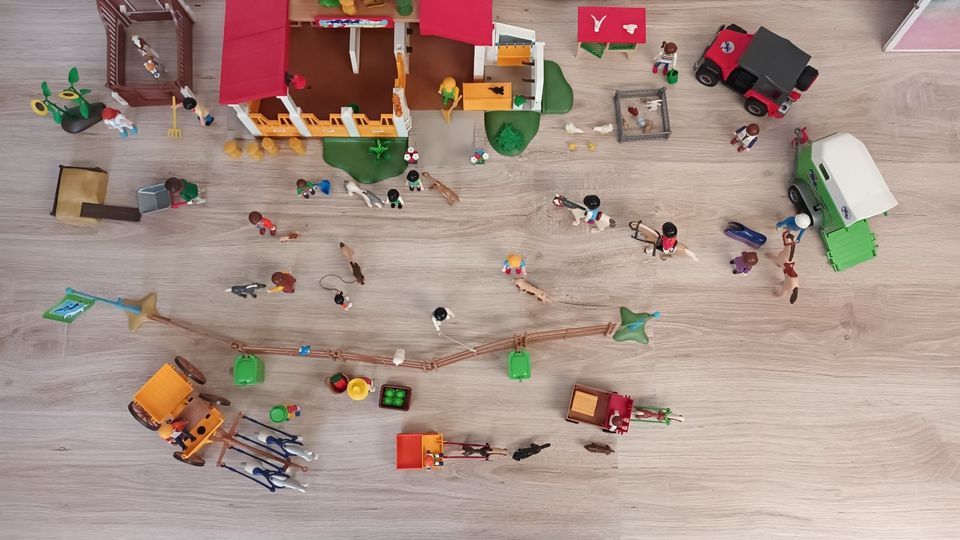 Playmobil- 2 -,Reiterhof ,Viel Zubehör in Kattendorf