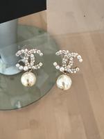 orig. Chanel Dangle CC Ohrringe 2021 Perle light gold Ohrstecker Bielefeld - Bielefeld (Innenstadt) Vorschau