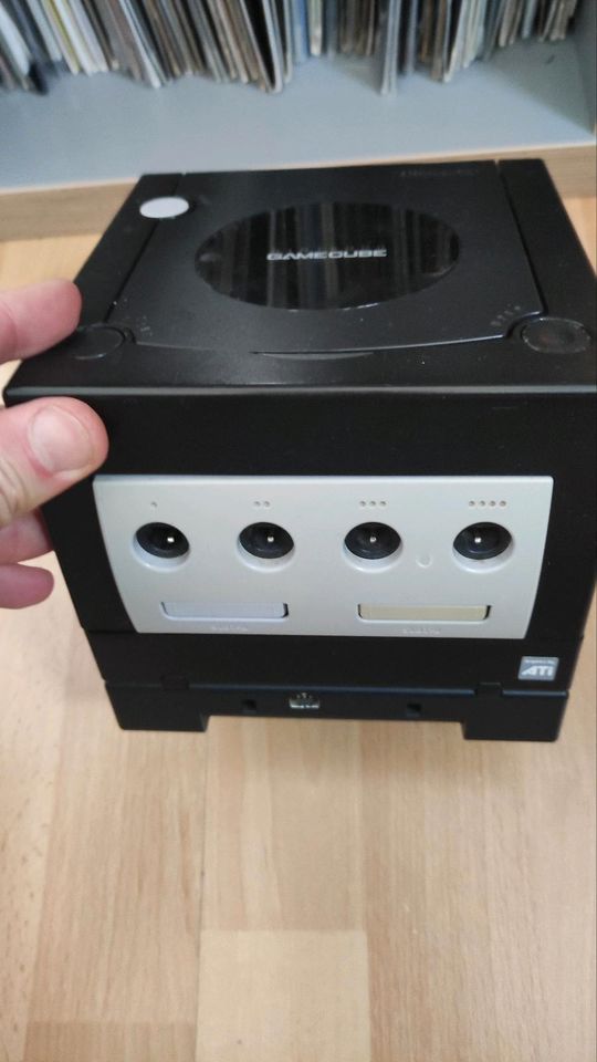 Nintendo GameCube Konsole mit Extras in Berlin