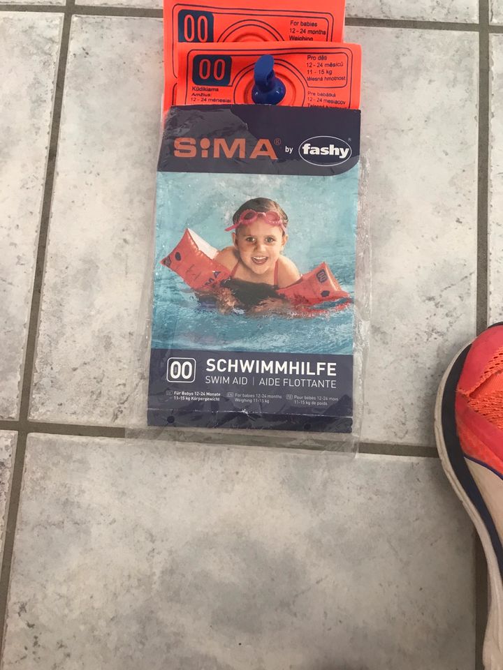 Sima Schwimmhilfe 11- 15 Kilo NEU in Immenhausen