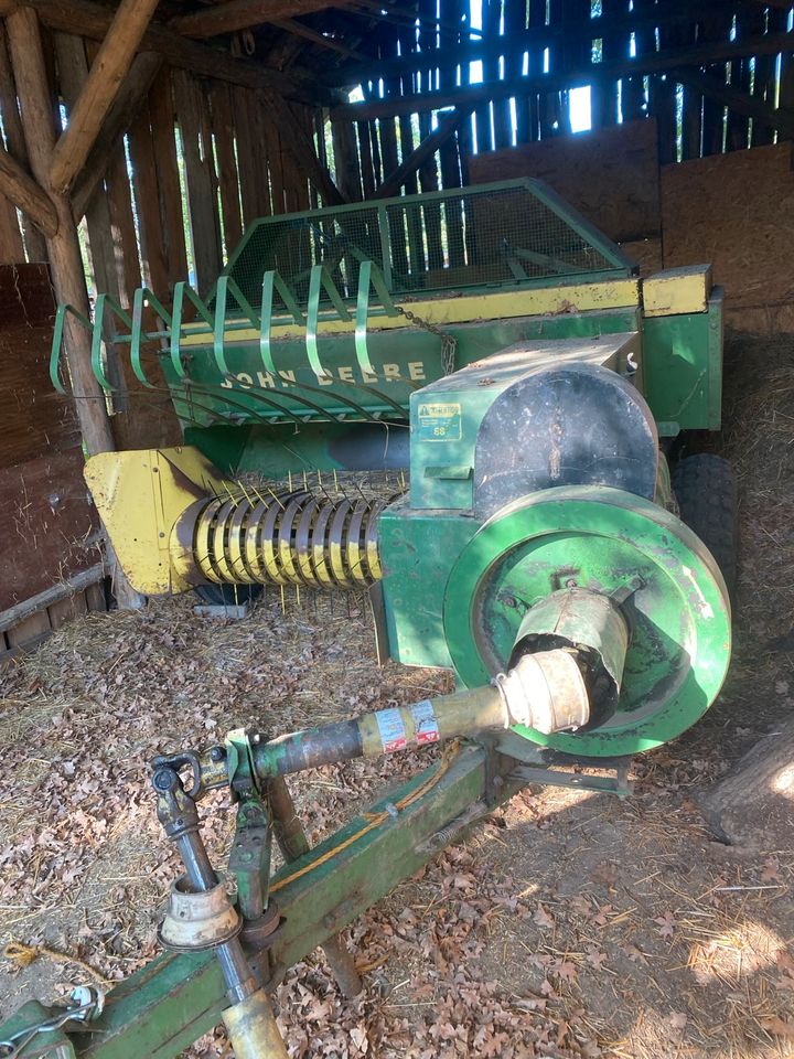 Hochdruck Presse John Deere in Aidlingen