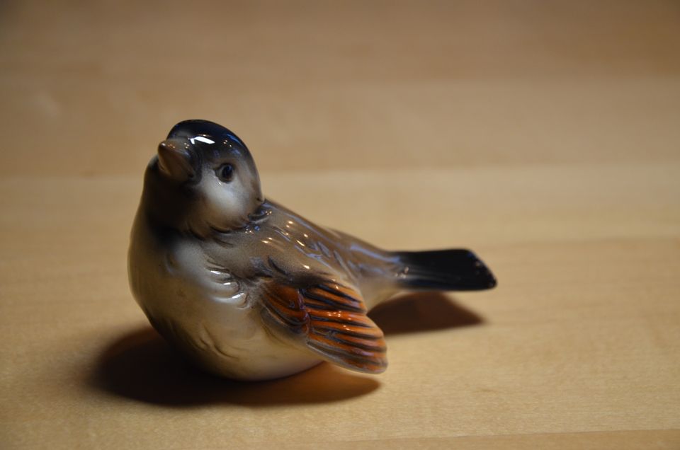 GOEBEL Porzelanfigur Vogel Spatz glänzend in Bodenkirchen