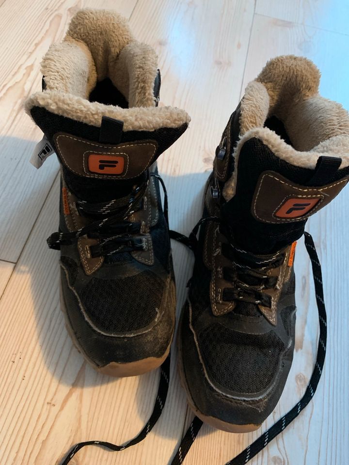 Winterschuhe Jungs Größe 41 in Bad Kleinen