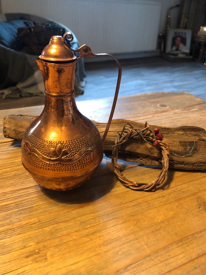 Kleine handgemachte Kupfer Kanne aus Albanien in Lichtenstein