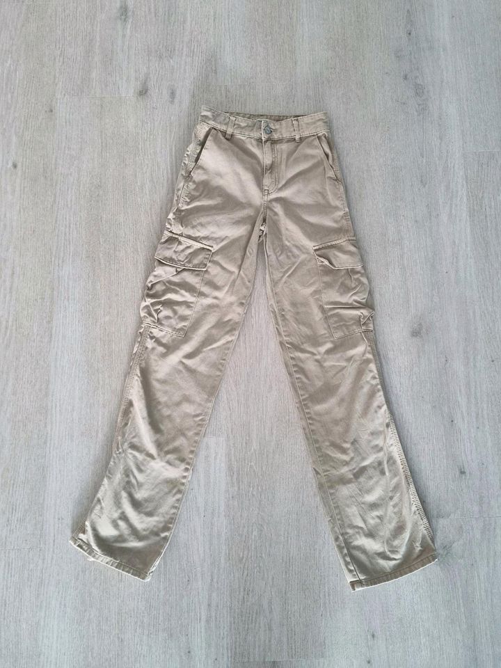 Pull & Bear Cargo Hose Gr. 32 in Idstein