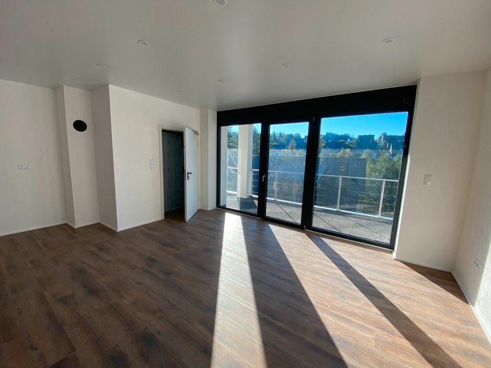 Neubau, 3 ZKB Wohnung mit Balkon und Tiefgarage / Aufzug in Winterberg