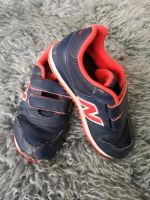 New Balance Kinder Sneaker in rot/marineblau Gr. 29 Stuttgart - Stuttgart-Nord Vorschau