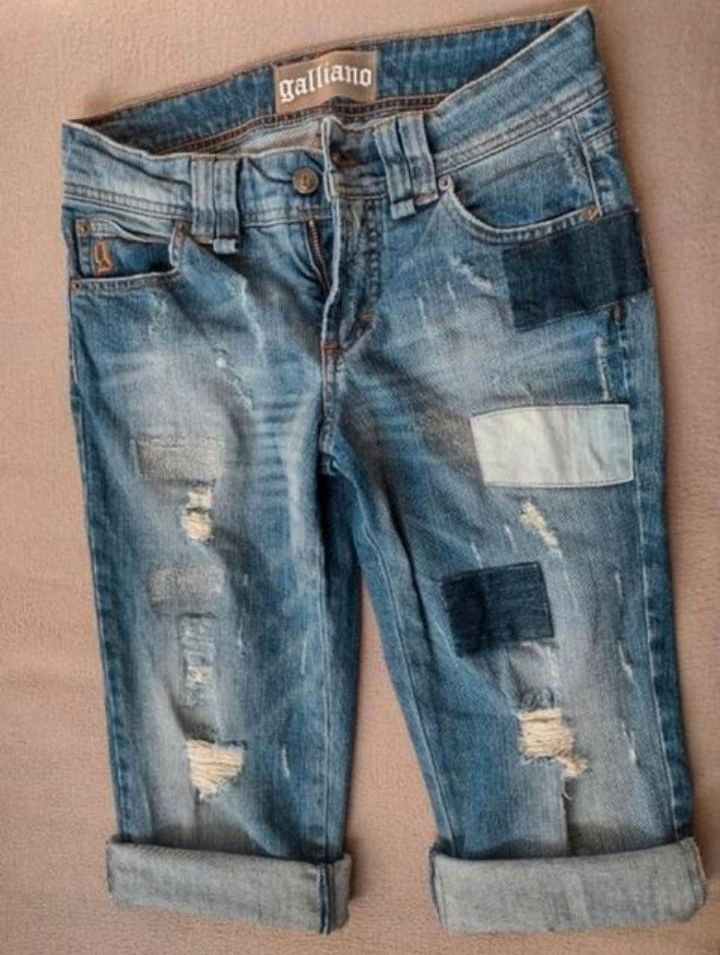 JOHN GALLIANO Jeans Gr S Ripped Style Used Look Fransen Risse in Berlin