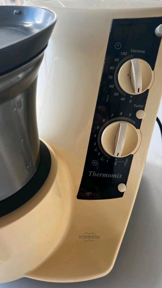 Vorwerk Thermomix mit Zubehör in Mendig