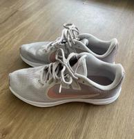 Nike Schuhe Gr 40 Kr. München - Ottobrunn Vorschau