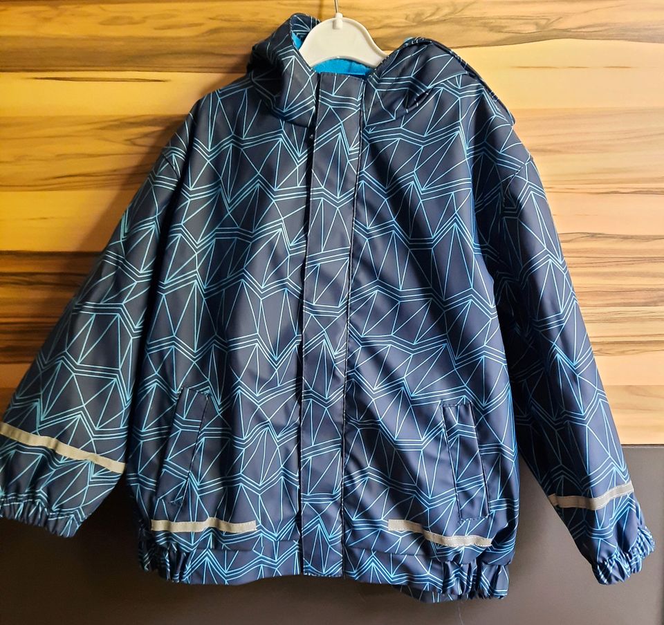 Matschjacke gefüttert --- Jungen --- blau --- Gr. 104/110 in Dresden