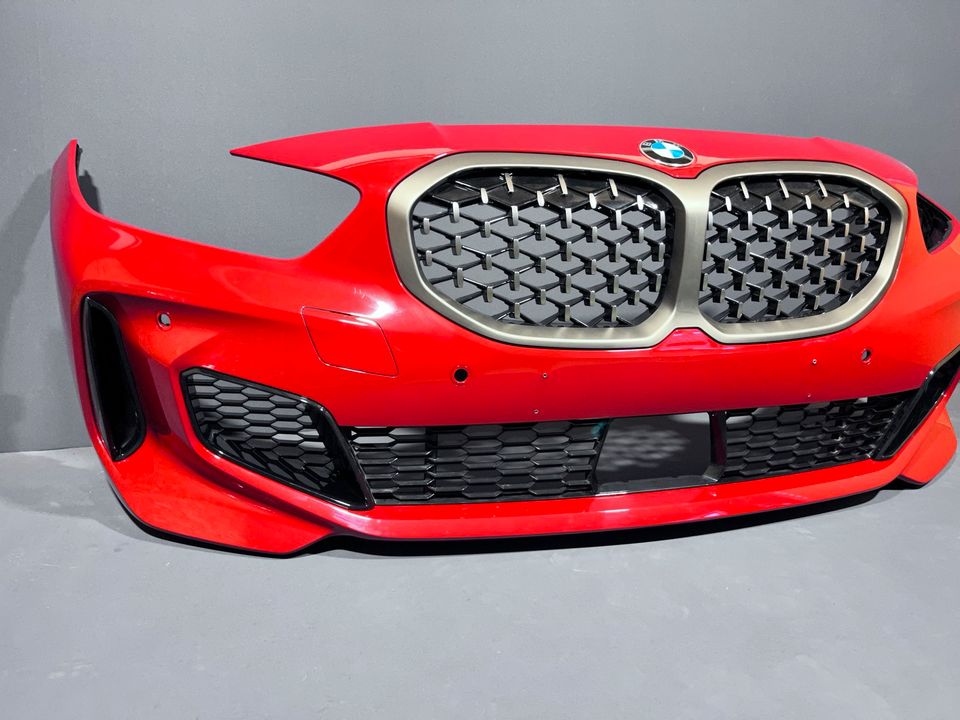 BMW 1er F40 M135i  M-Paket Stoßstange Frontschürze Gitter Grill in Schönberg