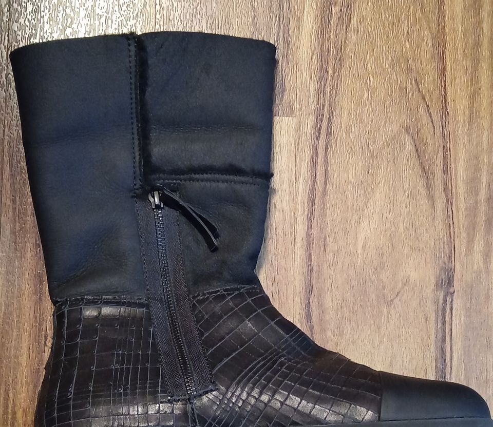 Puro Lammfell Leder Stiefel Gr.41 neu in Hamburg