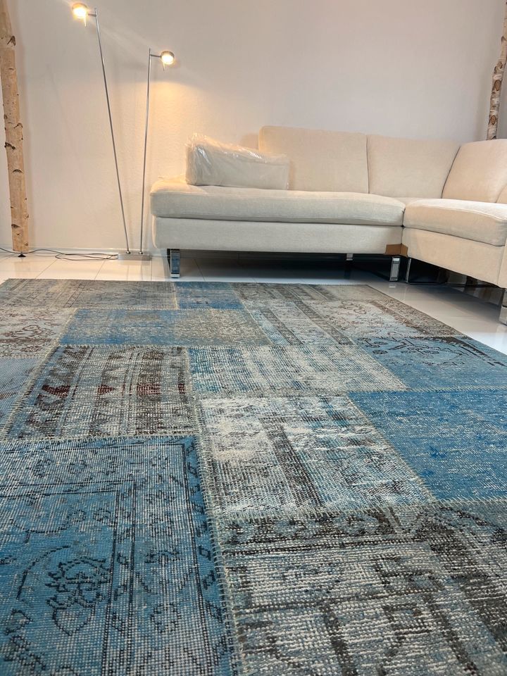 Remade Carpet Patchwork Serie - light blue no. 401 in Grünberg