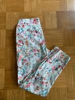 Geblümte Damen-Sommerhose Niedersachsen - Celle Vorschau